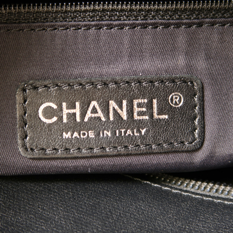 CHANEL 牛皮皮革Shoulder Bag銀扣肩背袋-10