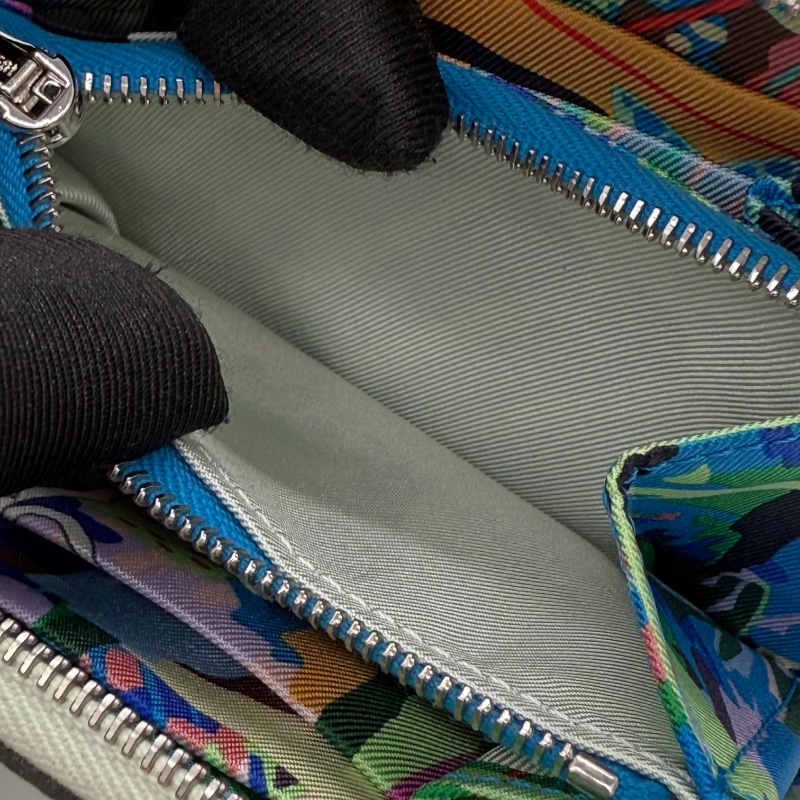 全新未使用|Hermes 氣泡綠 B刻 自由之城 絲巾Silk'In 卡包 零錢 短夾|專櫃 49,500-8