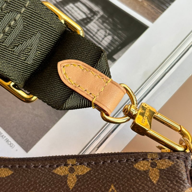 ::LOUIS VUITON:: LV M44813 Multi Pochette Accessoires 綠色織帶五合一麻將包-6