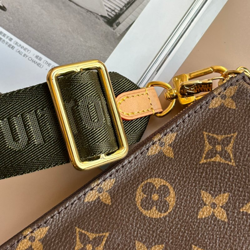 ::LOUIS VUITON:: LV M44813 Multi Pochette Accessoires 綠色織帶五合一麻將包-12
