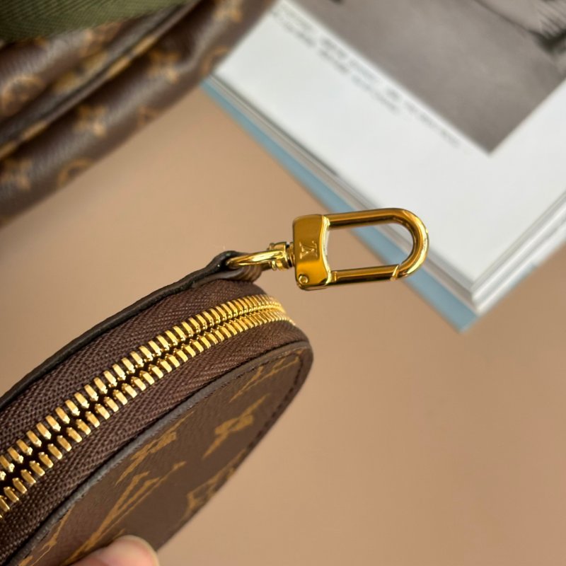 ::LOUIS VUITON:: LV M44813 Multi Pochette Accessoires 綠色織帶五合一麻將包-30