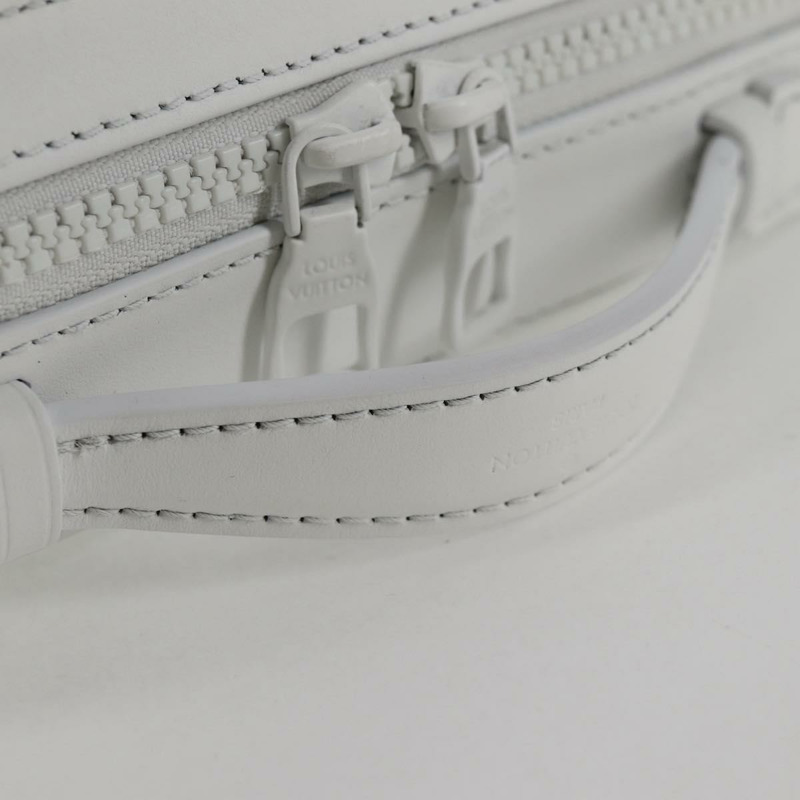 【日本直送】路易威登 Monogram LV Ornament Soft Trunk Bag 白色 M21833 LV Auth MX402SM-6