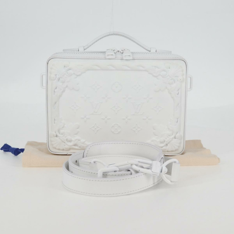 【日本直送】路易威登 Monogram LV Ornament Soft Trunk Bag 白色 M21833 LV Auth MX402SM-11