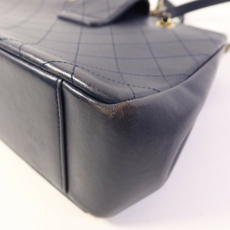 CHANEL 牛皮皮革Chain Shoulder金扣鏈帶肩背袋-12