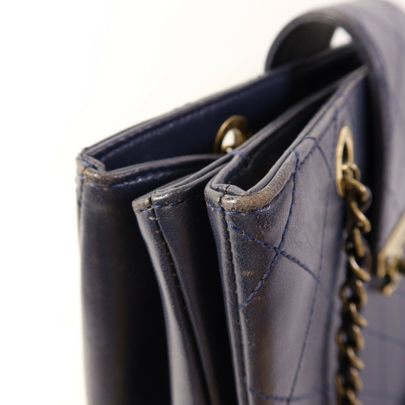 CHANEL 牛皮皮革Chain Shoulder金扣鏈帶肩背袋-15