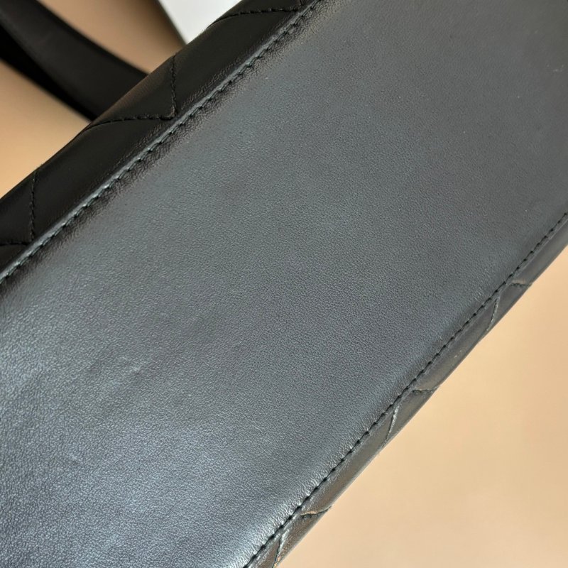 ::CHANEL:: 經典菱格紋雙C縫線 LOGO 手提肩背包 小托特包 小購物包 TOTE-8