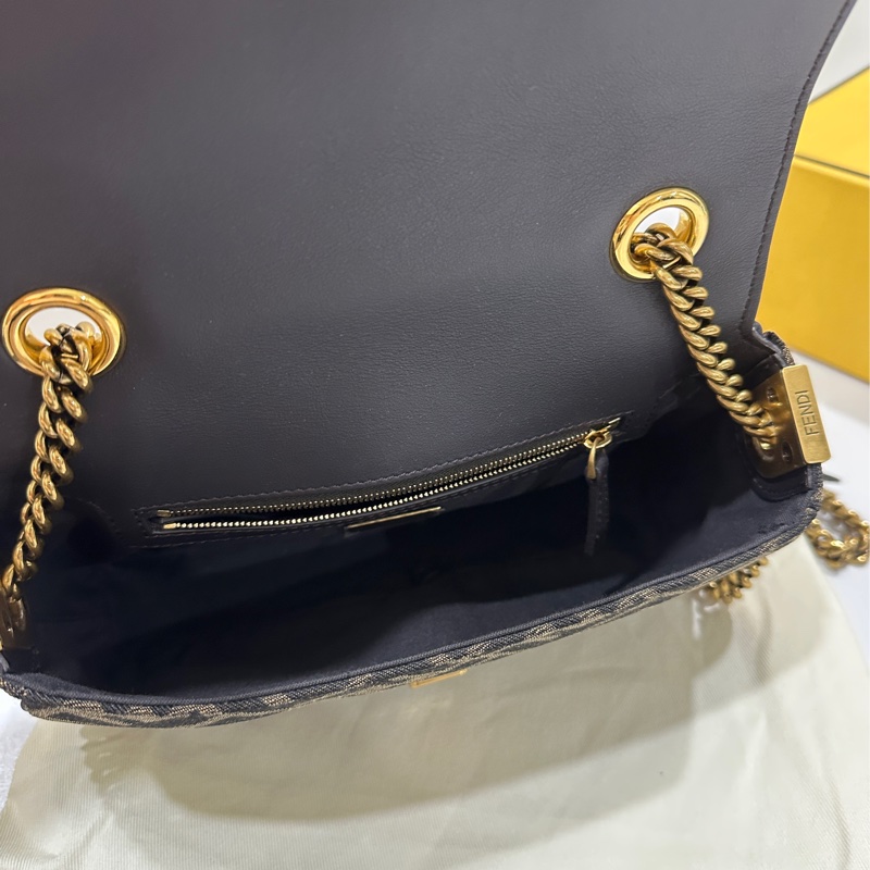 Fendi經典熱門法棍斜背包-14