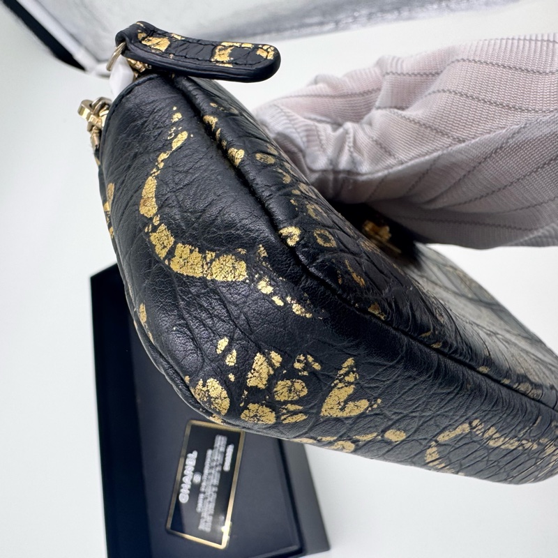 Chanel / 香奈兒 埃及系列 塗鴉黑金配色 鱷魚紋-4
