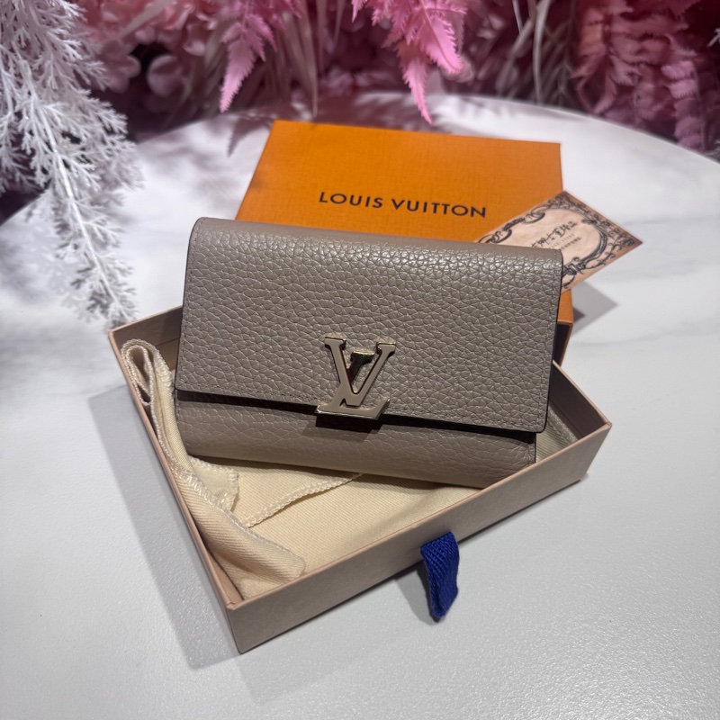 LV 奶茶色短夾/王吉娜古董精品-1