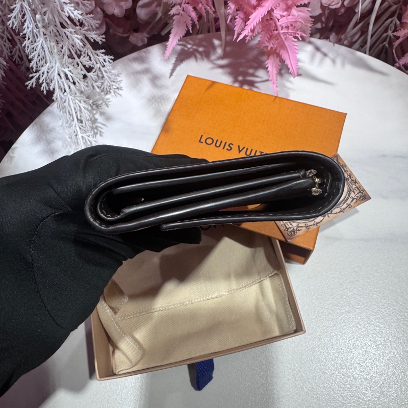 LV 奶茶色短夾/王吉娜古董精品-2