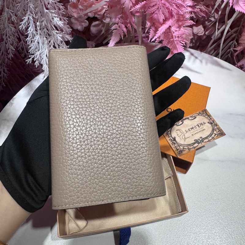 LV 奶茶色短夾/王吉娜古董精品-3