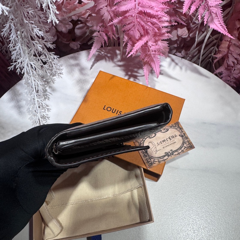 LV 奶茶色短夾/王吉娜古董精品-4