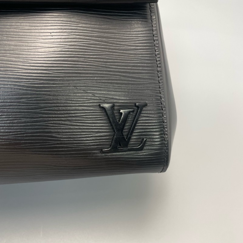 LV 路易威登 Cluny bb黑色水波紋Epi 肩背包 手提包 /25*19*10cm-5