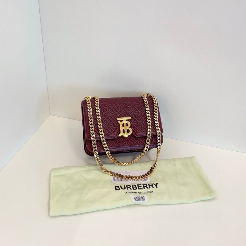 Burberry 酒紅色全皮壓花TB金扣鏈條豆腐包 郵差包 小號20*15*10cm-0