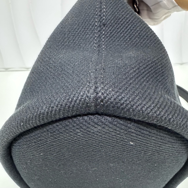 Chanel / 香奈兒 釘珠款 絕版帆布水桶-8