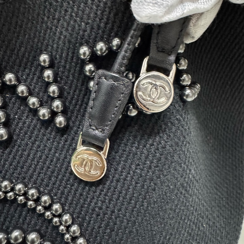 Chanel / 香奈兒 釘珠款 絕版帆布水桶-11
