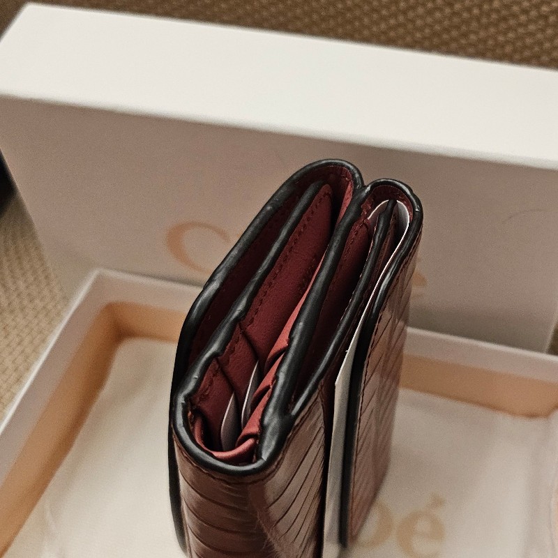 Chloe 經典C字金屬釦鱷魚紋三折短夾
（乾燥玫瑰粉）全新品-7