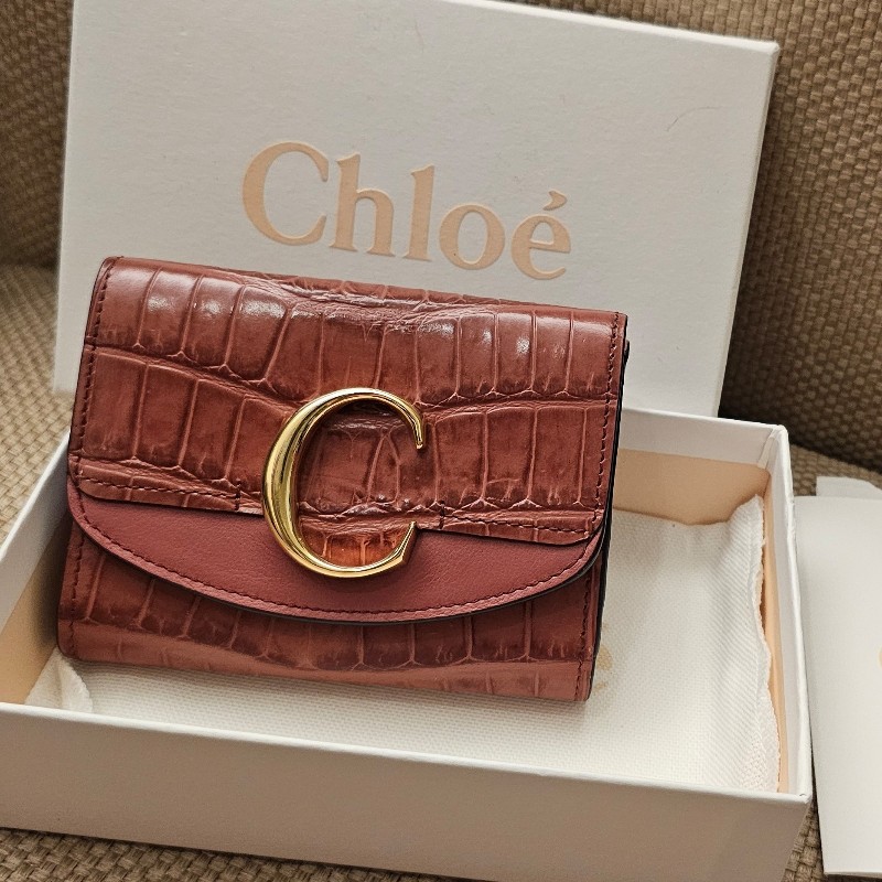 Chloe 經典C字金屬釦鱷魚紋三折短夾
（乾燥玫瑰粉）全新品-10