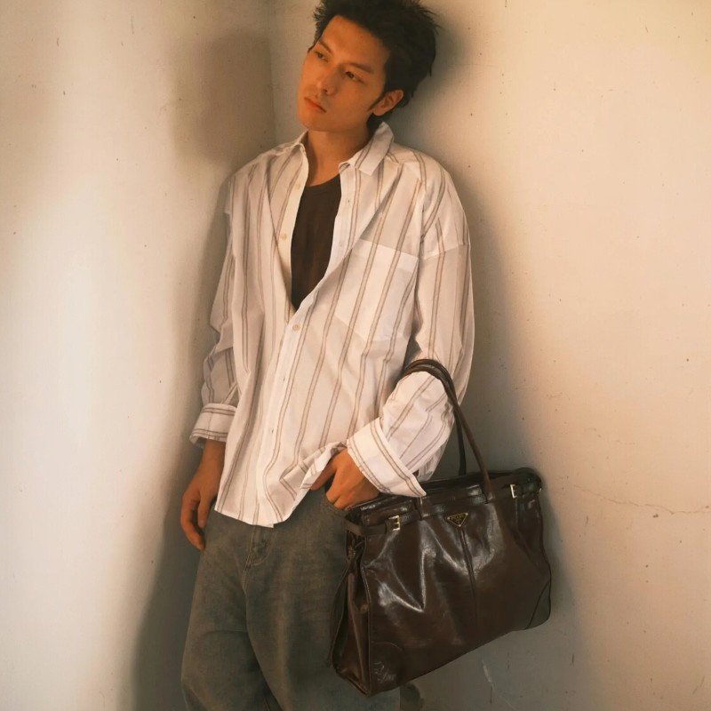 🎉新品好折扣✨Prada 2VG128 超大款亮澤皮革繫帶 Bonnie包 棕色/付長肩帶-4