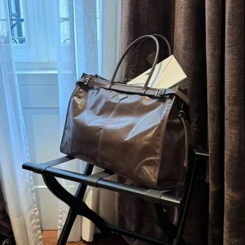 🎉新品好折扣✨Prada 2VG128 超大款亮澤皮革繫帶 Bonnie包 棕色/付長肩帶-13