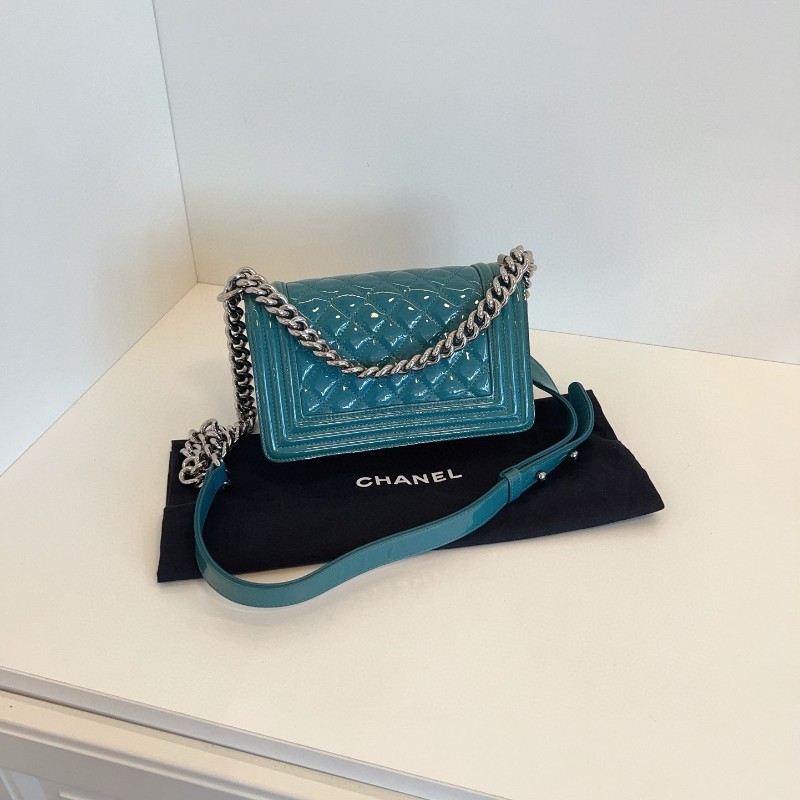 Chanel香奈兒 孔雀綠壓克力方扣銀鍊 Leboy 小號 22開 肩背包 斜背包-1