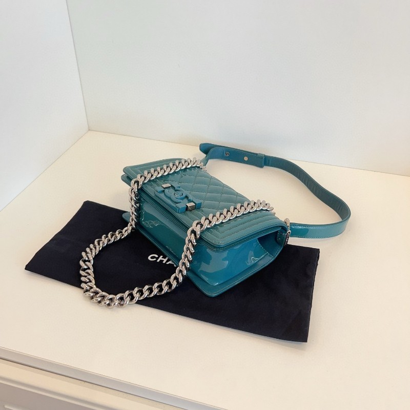 Chanel香奈兒 孔雀綠壓克力方扣銀鍊 Leboy 小號 22開 肩背包 斜背包-5
