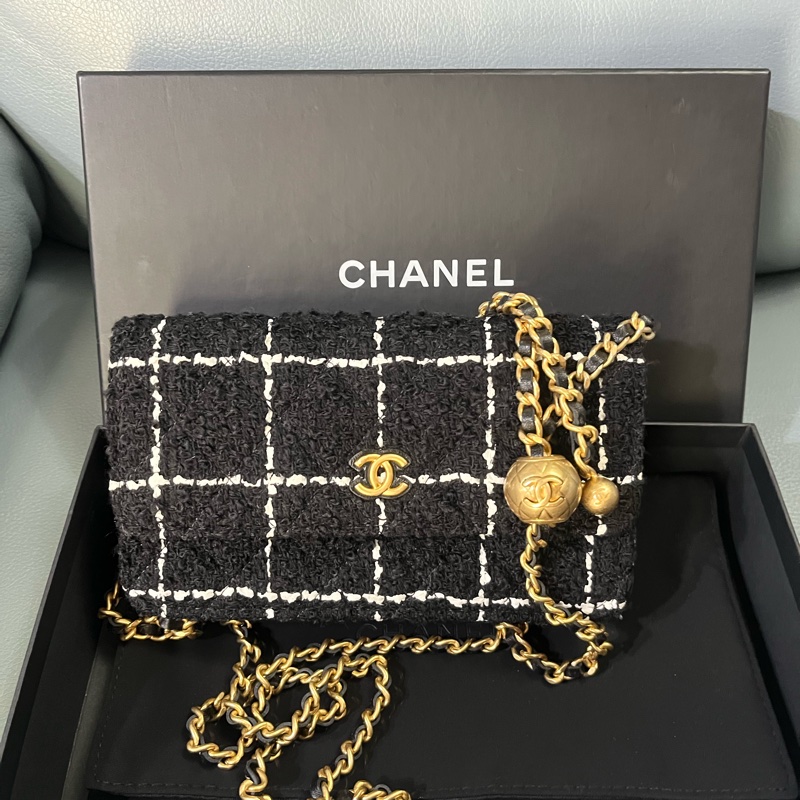Chanel 毛呢金球 woc-1