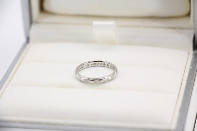 Chanel 2020 Coco Crush Matelisse Marriage 三連式粒狀鑽石鉑金戒指PT950 Model No 50-5