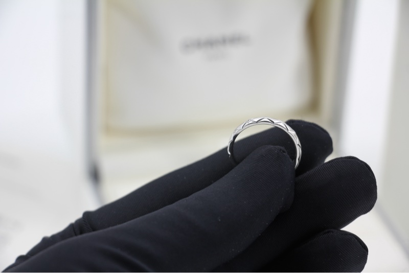 Chanel 2020 Coco Crush Matelisse Marriage 三連式粒狀鑽石鉑金戒指PT950 Model No 50-11