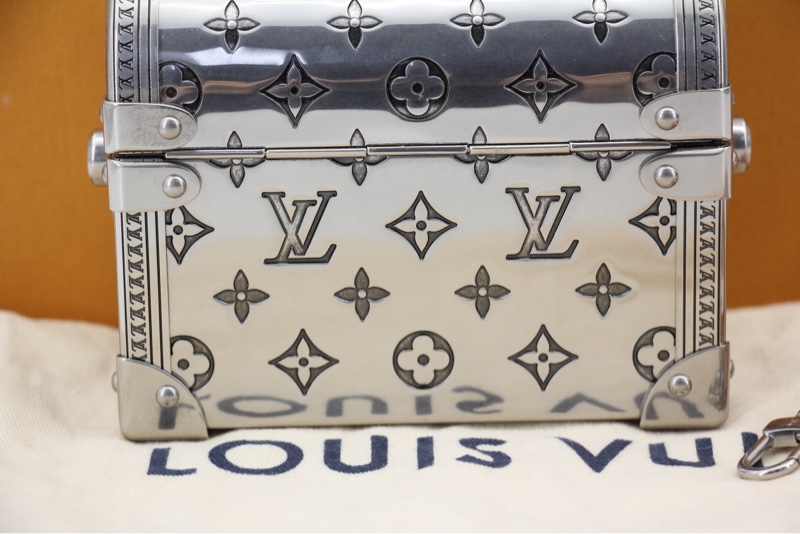 Louis Vuitton 2022 Metal Silver Monogram Mini Treasure Trunk Minaudiere-6