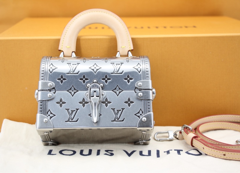 Louis Vuitton 2022 Metal Silver Monogram Mini Treasure Trunk Minaudiere-9