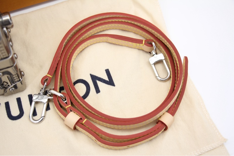 Louis Vuitton 2022 Metal Silver Monogram Mini Treasure Trunk Minaudiere-12