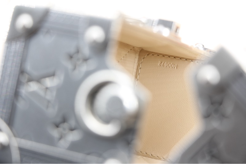 Louis Vuitton 2022 Metal Silver Monogram Mini Treasure Trunk Minaudiere-17