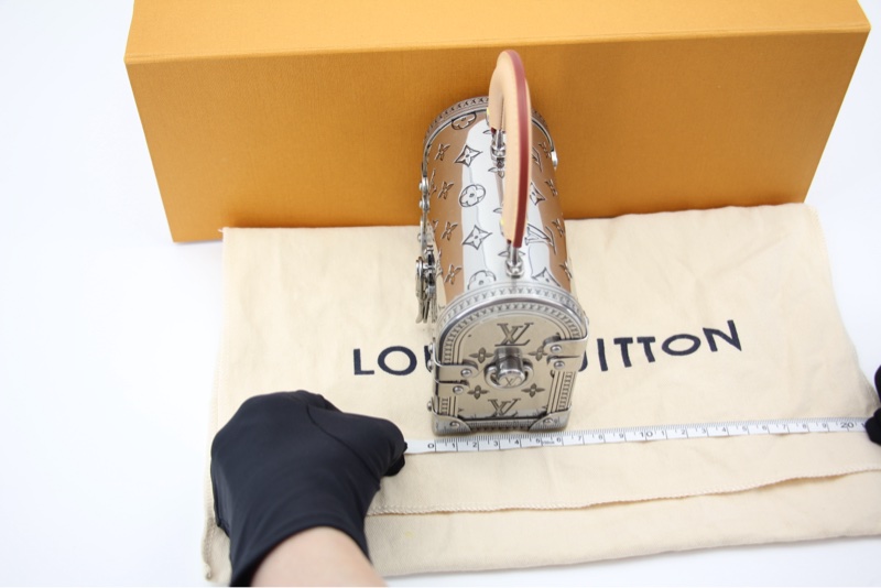 Louis Vuitton 2022 Metal Silver Monogram Mini Treasure Trunk Minaudiere-22