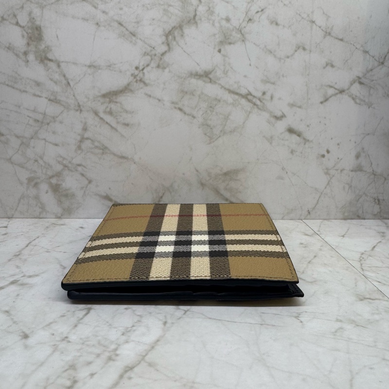 BURBERRY PVC格紋八卡對開短夾-3