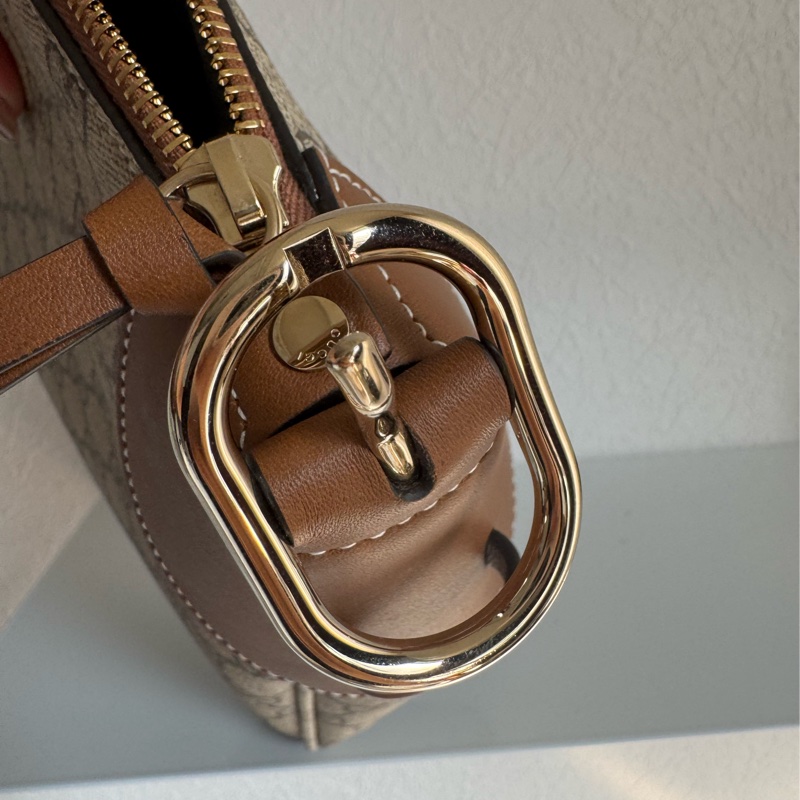 Gucci滿版老花拼焦糖皮革肩背包-23