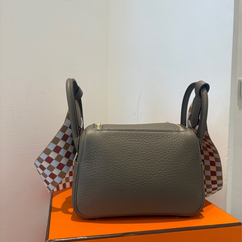 Hermes大象灰金扣編織背袋mini Lindy-2