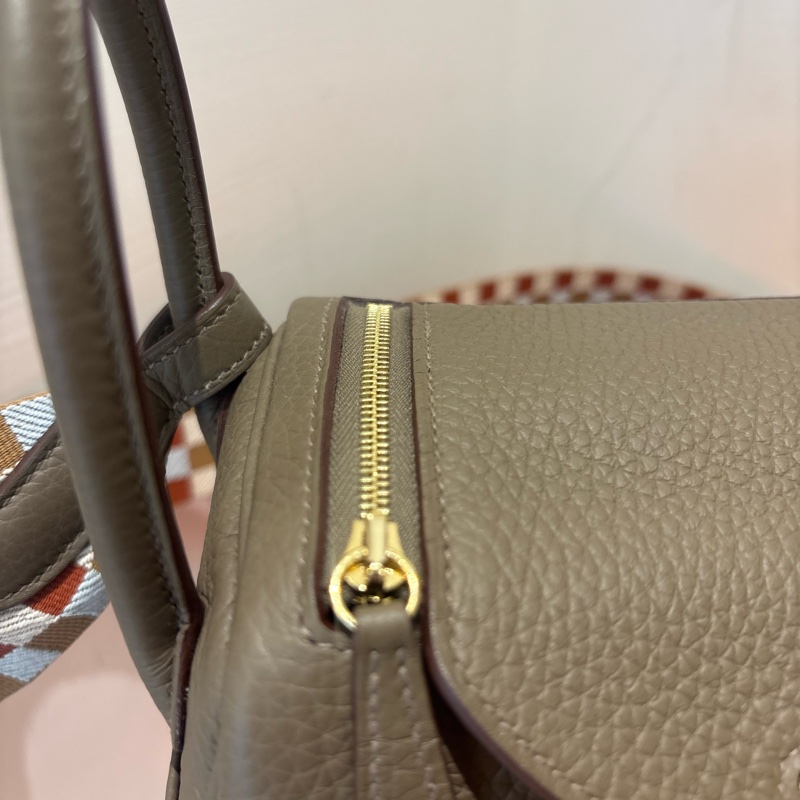 Hermes大象灰金扣編織背袋mini Lindy-18