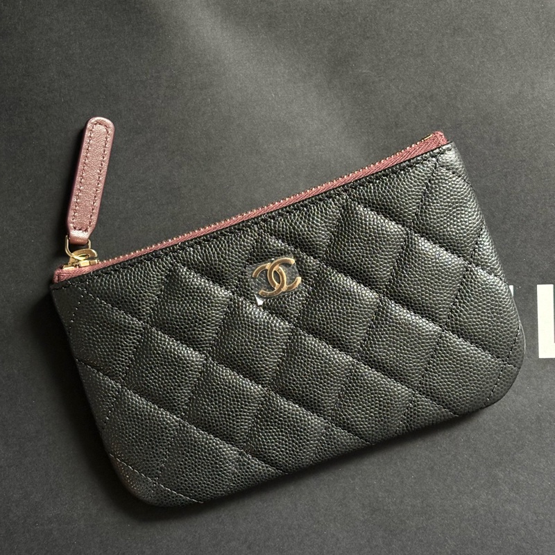 香奈兒 Chanel ㄧ字零錢包 黑金 荔枝牛皮 /收納袋/ 卡包 晶片款-1
