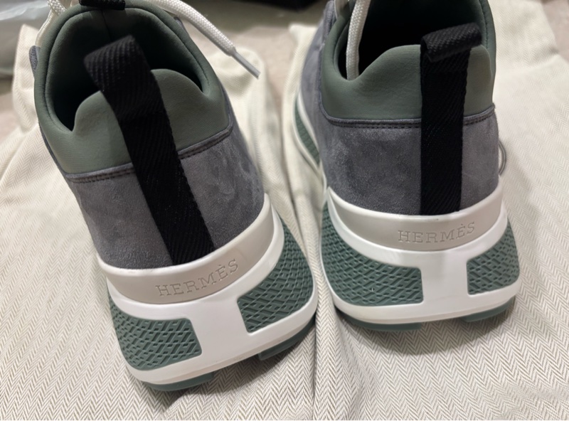 Hermes愛馬仕球鞋Just款（深灰色麂皮拼接墨蘭迪綠科技平紋針織彈性布）-1