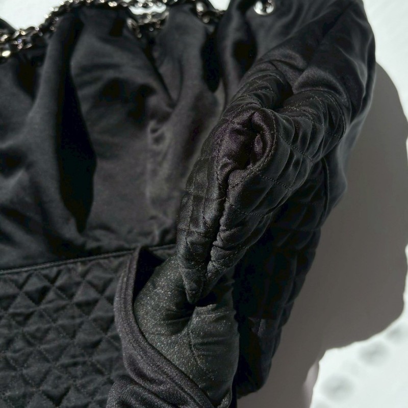 Chanel 銀鍊黑色緞布菱格肩側大包-7