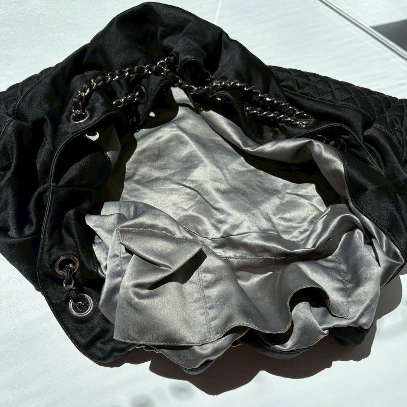 Chanel 銀鍊黑色緞布菱格肩側大包-12