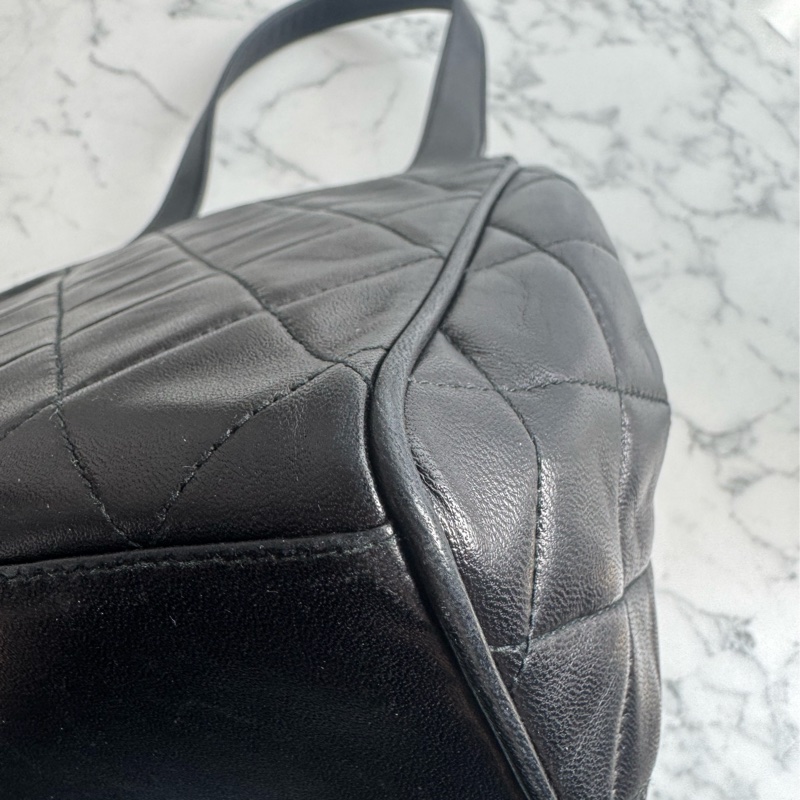 chanel黑菱格拉鏈方形肩背包-7