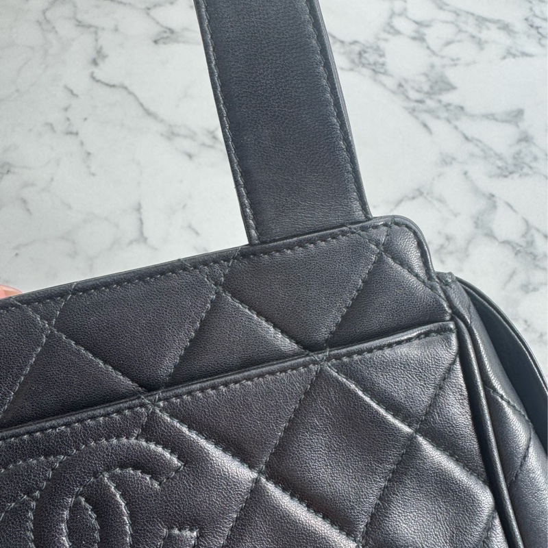 chanel黑菱格拉鏈方形肩背包-18