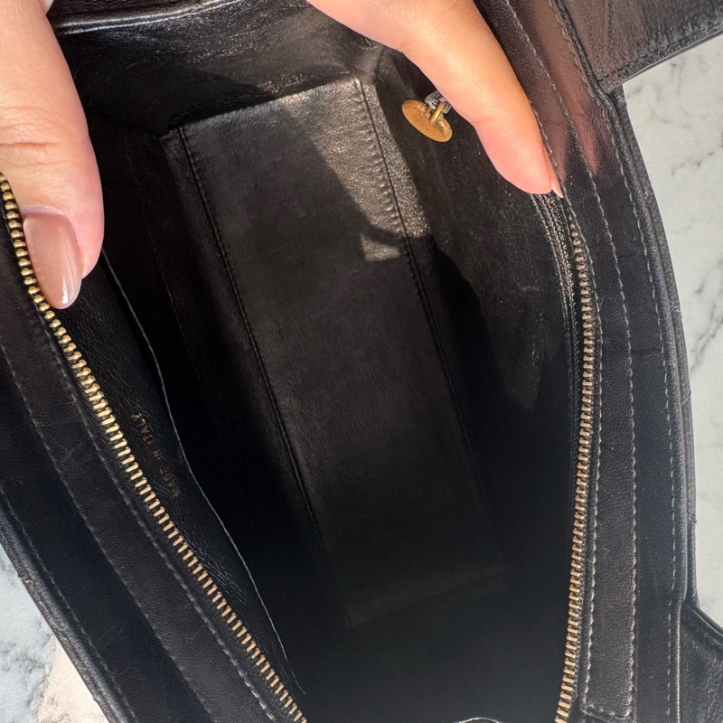 chanel黑菱格拉鏈方形肩背包-28