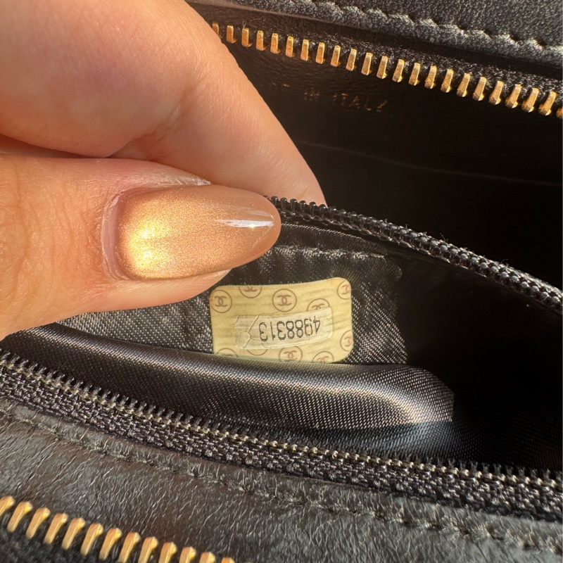 chanel黑菱格拉鏈方形肩背包-55