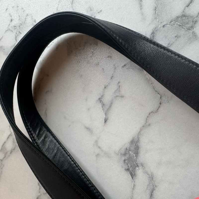 chanel黑菱格拉鏈方形肩背包-30