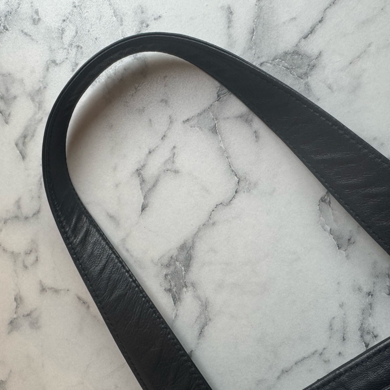 chanel黑菱格拉鏈方形肩背包-32