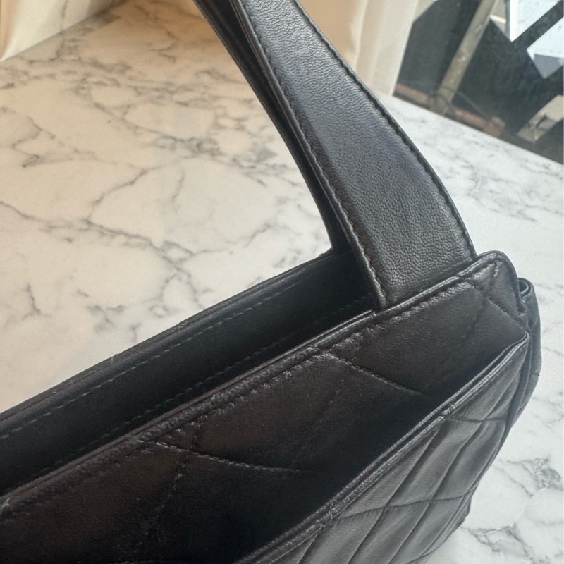 chanel黑菱格拉鏈方形肩背包-35