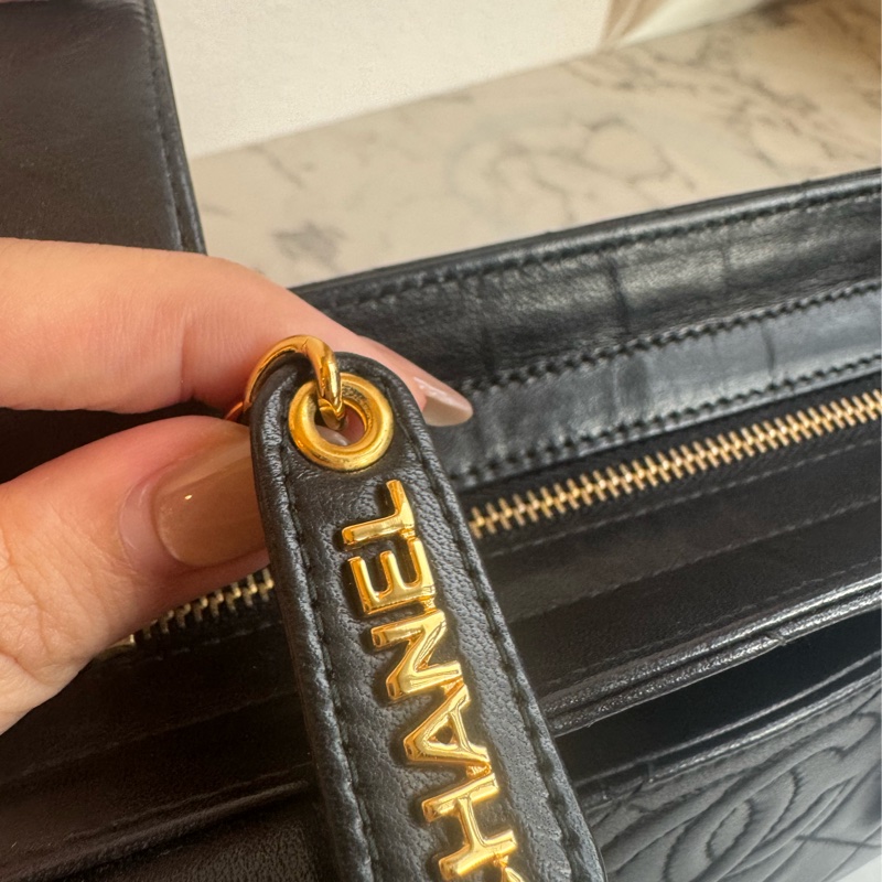 chanel黑菱格拉鏈方形肩背包-42